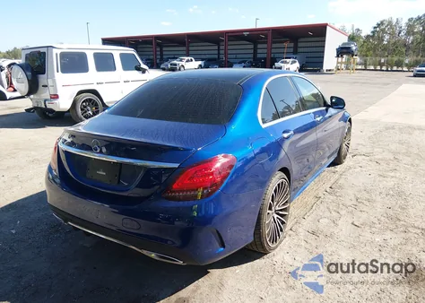 2021 Mercedes-Benz C 300 Sedan z USA, uszkodzony, nr VIN W1KWF8DB1MR618051